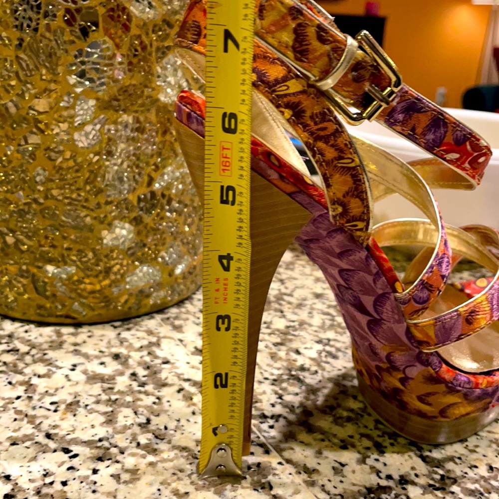 🌸🌺Multicolor Platform Heels🌺🌸 - Picture 7 of 9